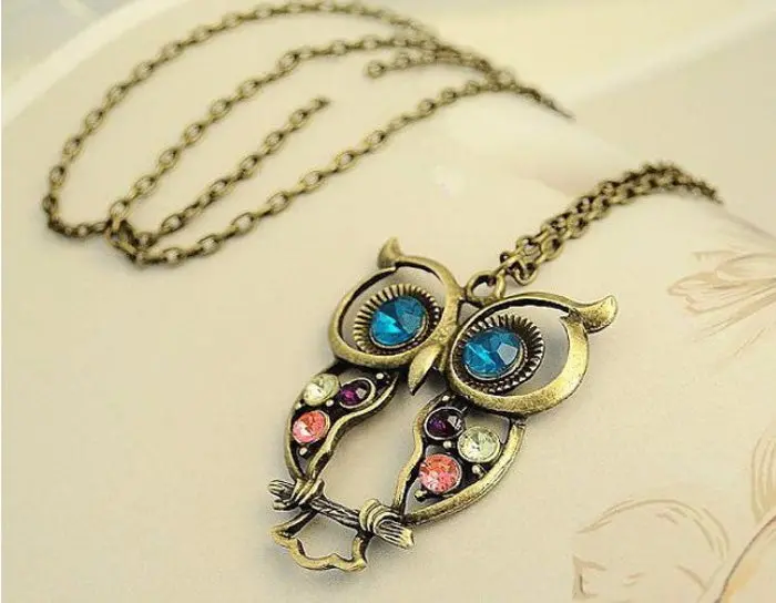 Arrivewomen Necklace Lady Crystal Big Blue Eyed Owl Long Chain Pendant Sweater Coat Necklaces Jewelry 2