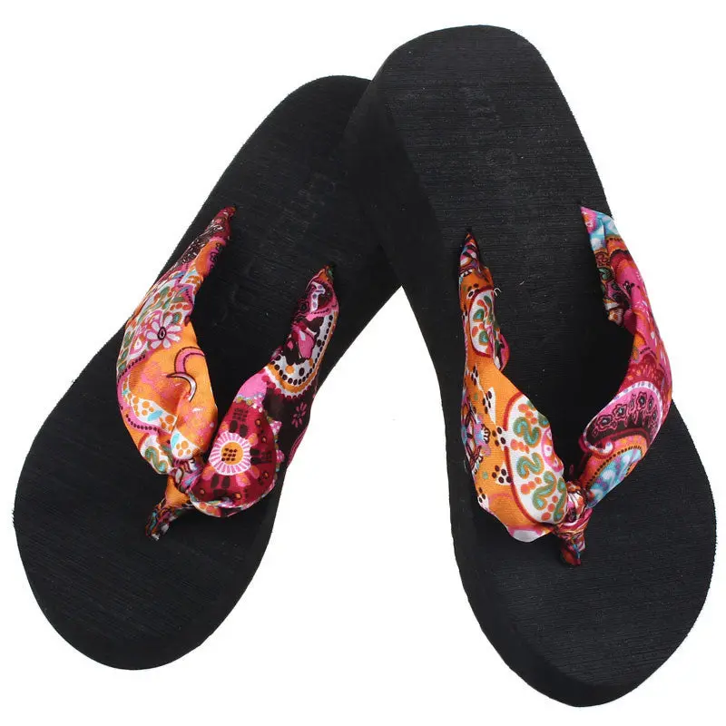 Boho-Inspired Platform Wedge Flip Flops for Women – Beach-Friendly Sandals with Comfortable Sole
