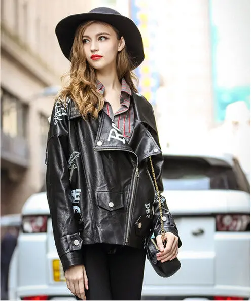 Boyfriend Graffiti Letter Print Pu Faux Leather Jacket Women Bandageg Hem Zipper Motorcycle Biker Coat Black Outerwear 3