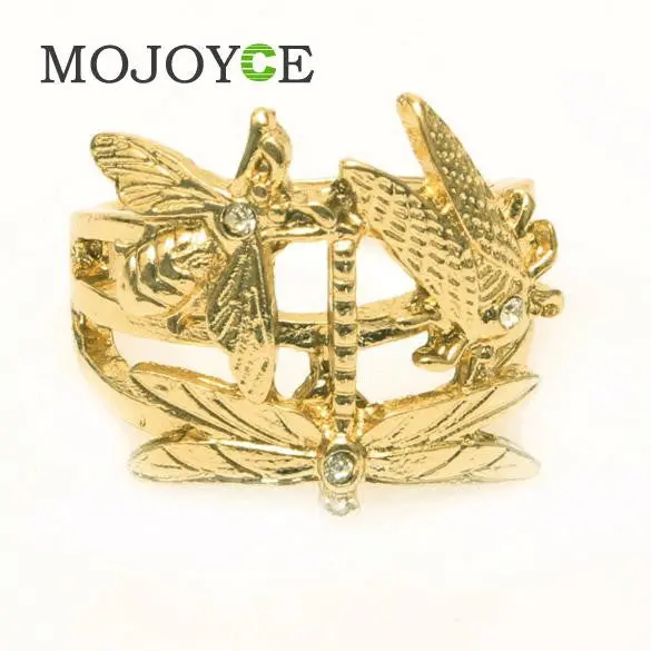 Carving Patterns Decorated Fashionable Personalized Golden Ring Ornament 1