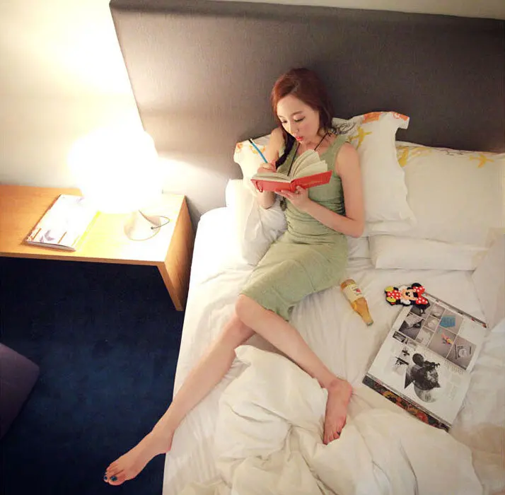 Feida Korean-Inspired Sleeveless Long Dress – Slim Fit Festive Robe