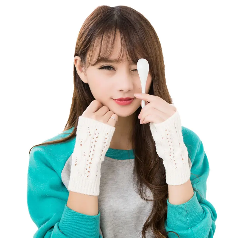 Forward 6 Colors Korea Girl Half Finger Hollow Out Leaves Warm Free Size Wrist Gloves Mittens 6