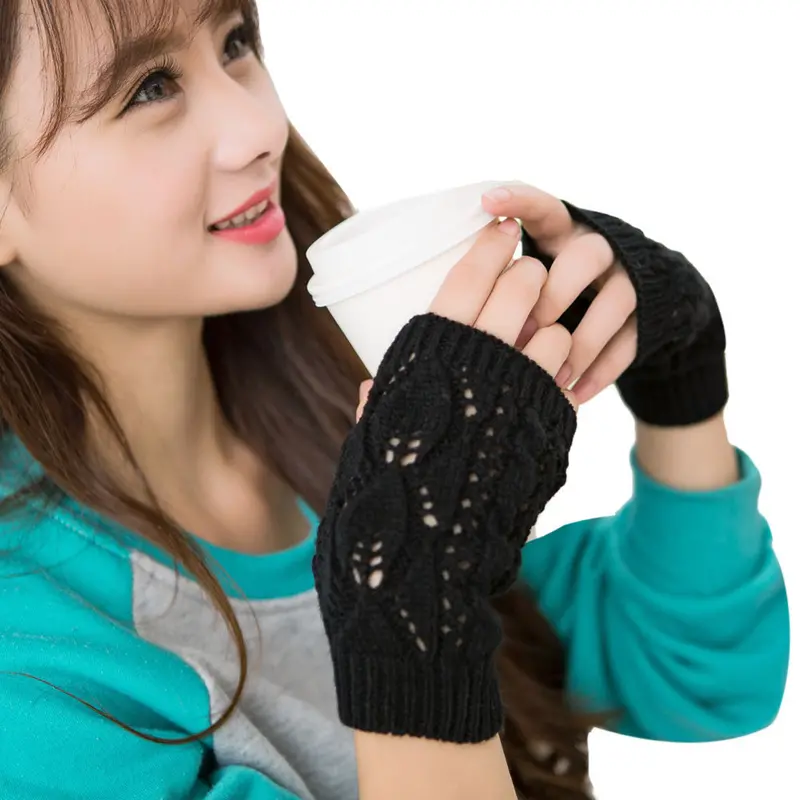 Forward 6 Colors Korea Girl Half Finger Hollow Out Leaves Warm Free Size Wrist Gloves Mittens 6