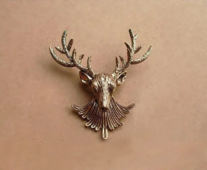 Lovely Vintage Classics Bronze Brooches Metal Reindeer Lapel Pin Brooch Jewelry 1