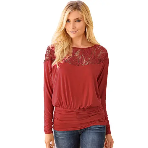 Plus-Size Lace-Patchwork T-Shirt: Casual O-Neck Tee with Crochet Embellishments