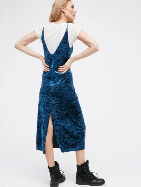 Sexy Backless V Neck Sleeveless Back Slit Velvet Dress Women Bm Retro Velour Long Spaghetti Strap Base Dress 4