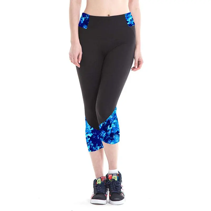 Slimfitness Breathable Calf-Length Leggings with Playful Foot-and-Mouth Print