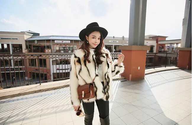 Stylish Wave Striped Long Hairy Shaggy Faux Fox Fur Coat Women O Neck Contrast Color Faux Fur Jackets Short Outerwear 4
