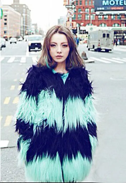 Super Quality Contrast Color Striped Hairy Shaggy Faux Sheep Goat Fur Women's O Neck Faux Fur Jackets Long Coat Outerwear 4