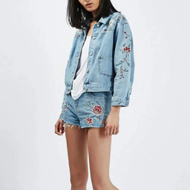 Vintage Light Blue Pockets Flower Embroidery Denim Jacket Women Buttons Short Jacket Loose Coat Femme Jean Outerwear 2