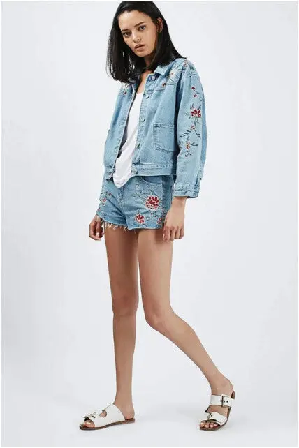 Vintage Light Blue Pockets Flower Embroidery Denim Jacket Women Buttons Short Jacket Loose Coat Femme Jean Outerwear 3