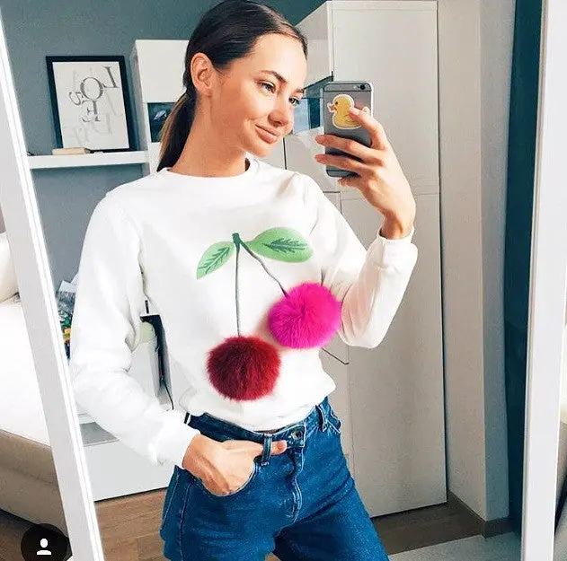 Women Colorful Plush Ball Sweatshirts Hoodies Lady Long Sleeve O-Neck Sweatshirts Novelty Russian Women Hoody Gv361 1