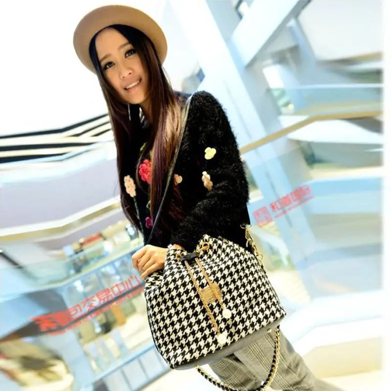 Women Handbag Plaid Shoulder Bag Crossbody Satchel Handbag Elegant Popular Style 2